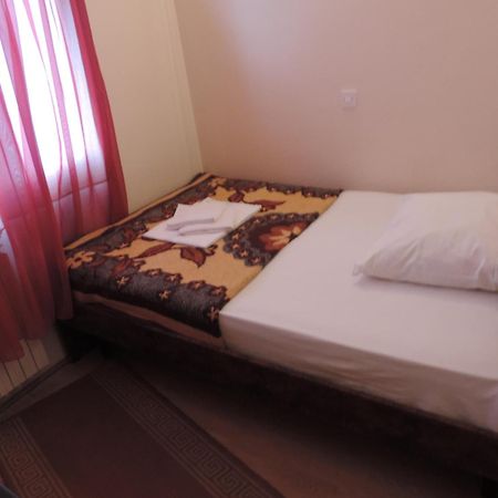 Bed And Breakfast Victoria Огулин Экстерьер фото
