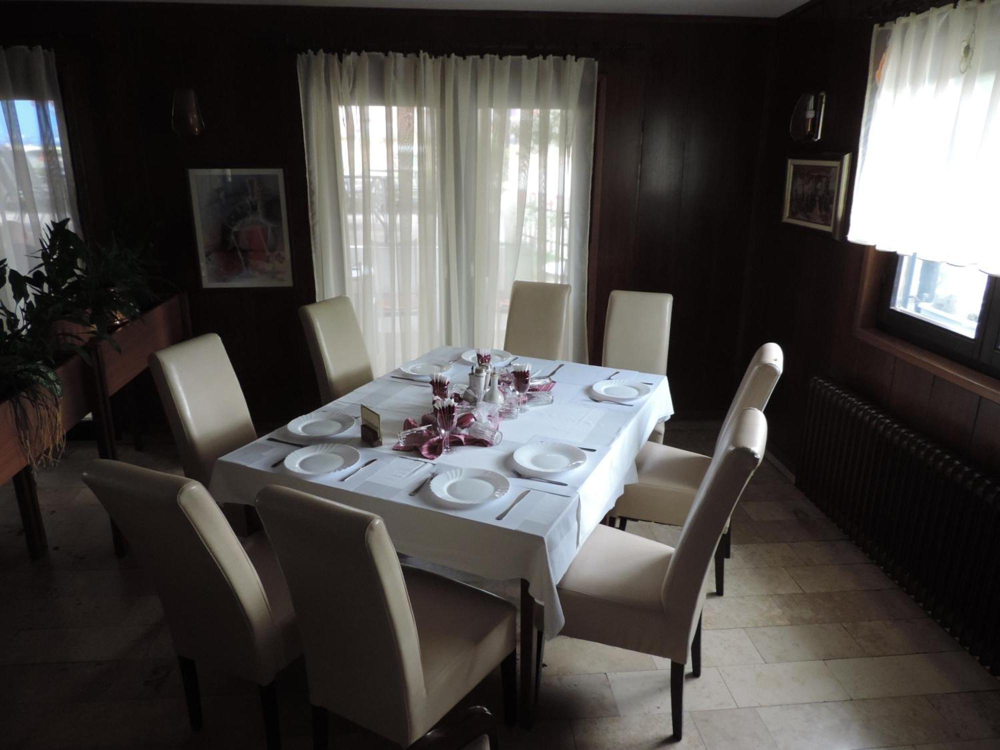 Bed And Breakfast Victoria Огулин Экстерьер фото