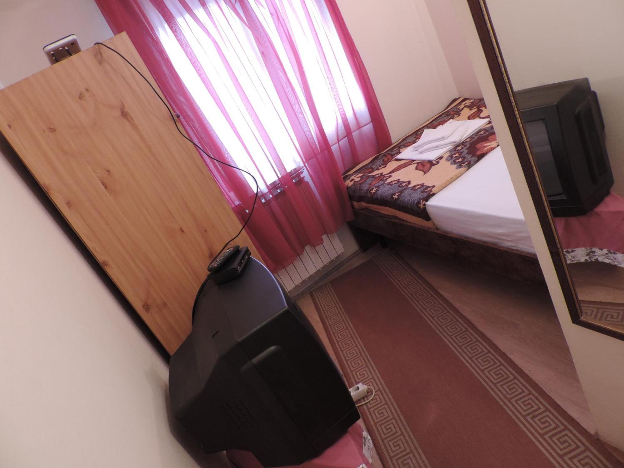 Bed And Breakfast Victoria Огулин Экстерьер фото
