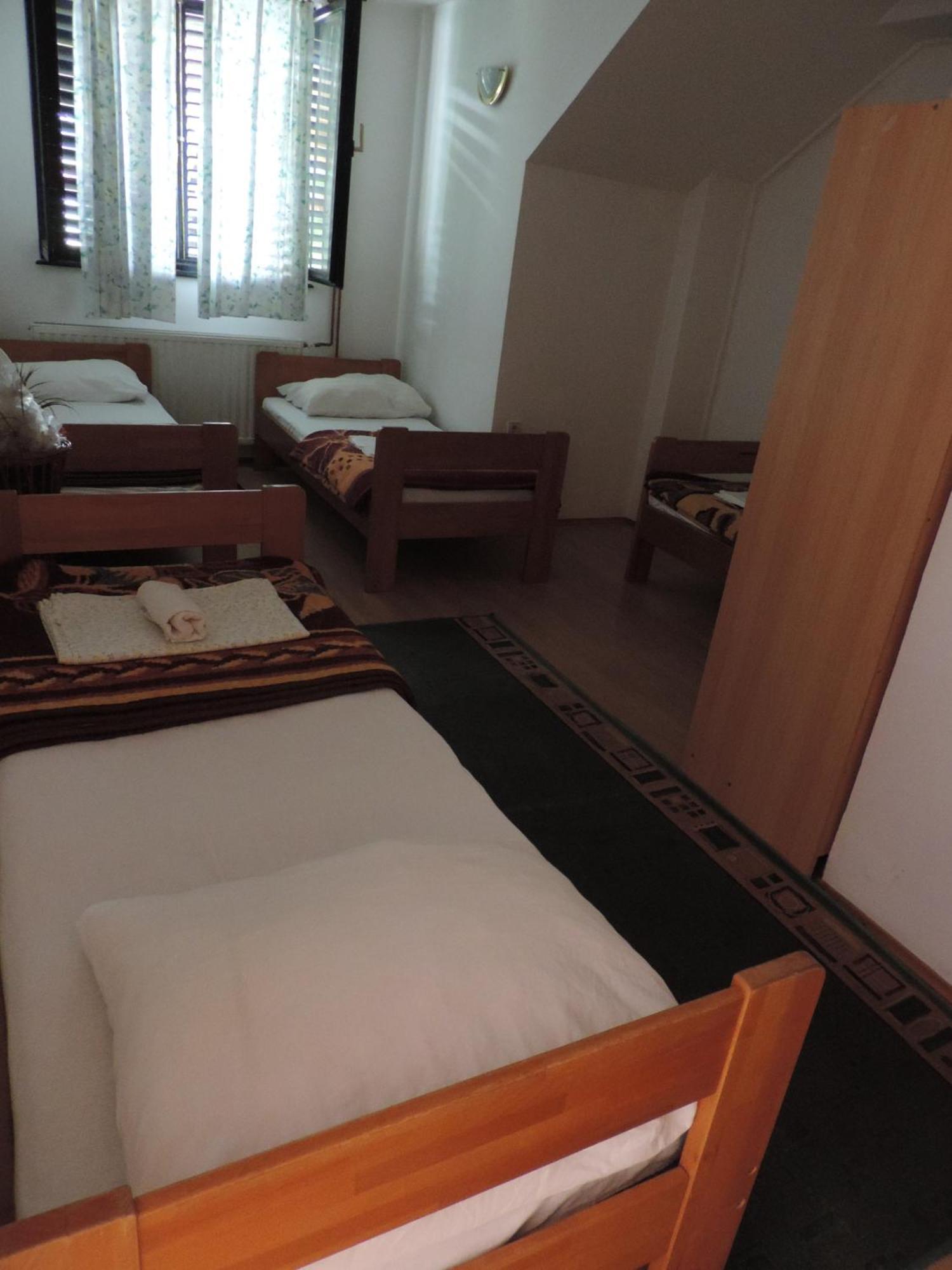 Bed And Breakfast Victoria Огулин Экстерьер фото