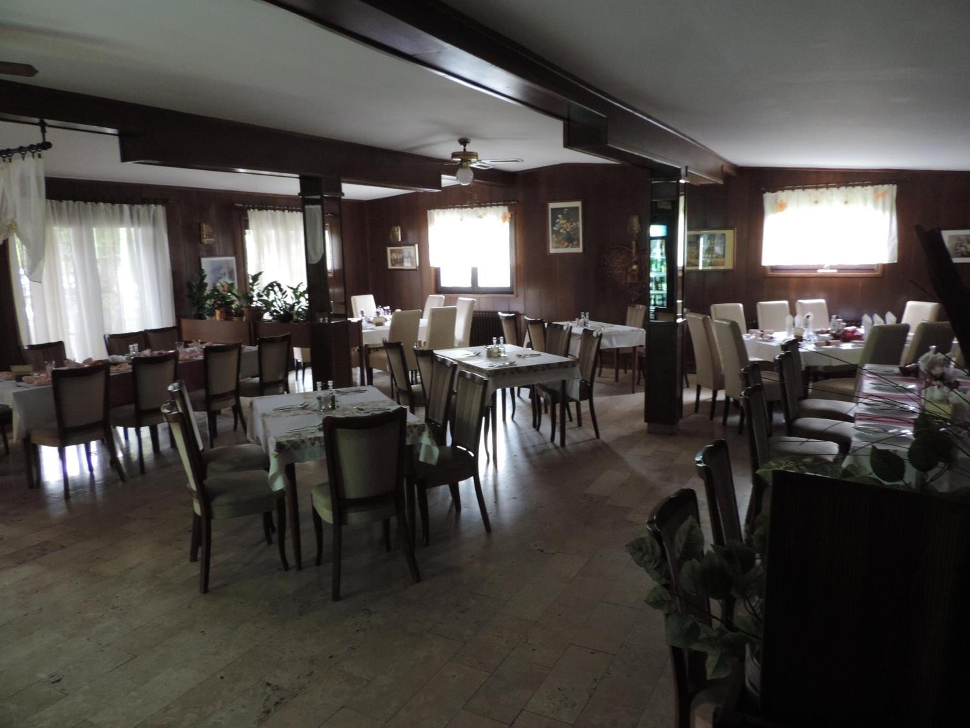 Bed And Breakfast Victoria Огулин Экстерьер фото