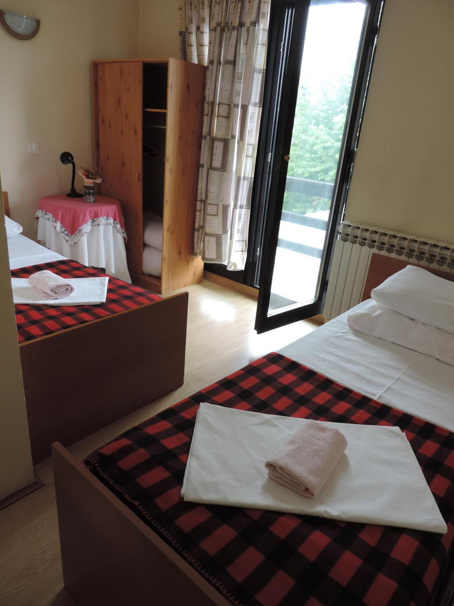 Bed And Breakfast Victoria Огулин Экстерьер фото