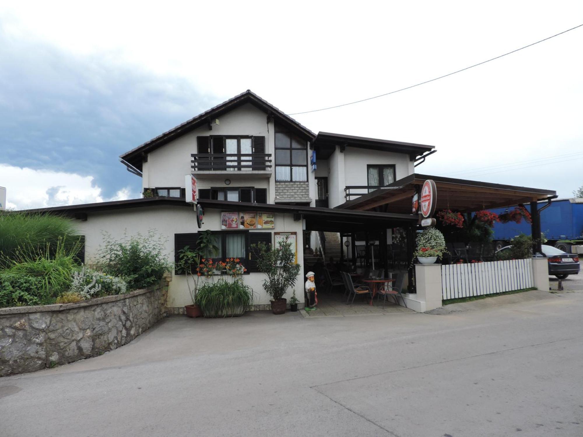 Bed And Breakfast Victoria Огулин Экстерьер фото